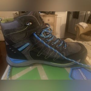 New Kids Karrimor Hiking Boots size 6